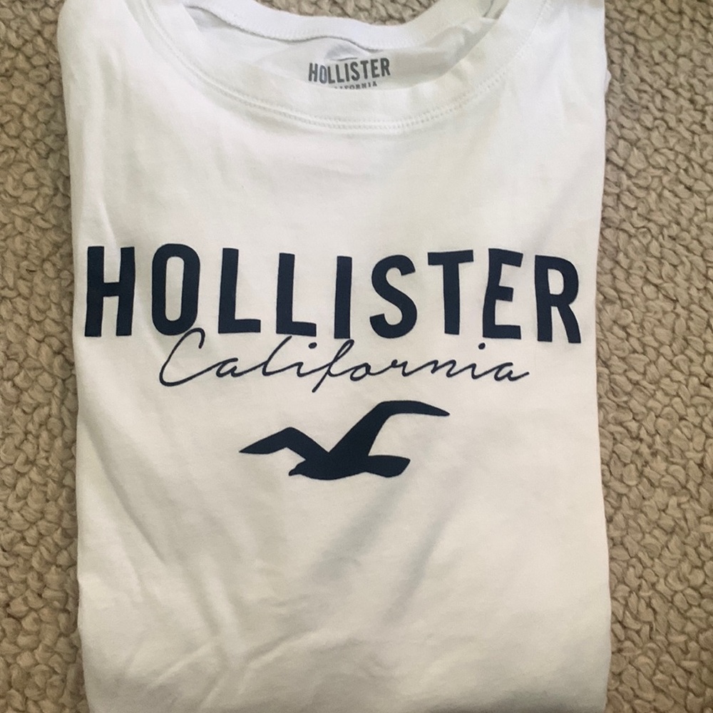 Hollister tshirt long sleeve, like new size xxs